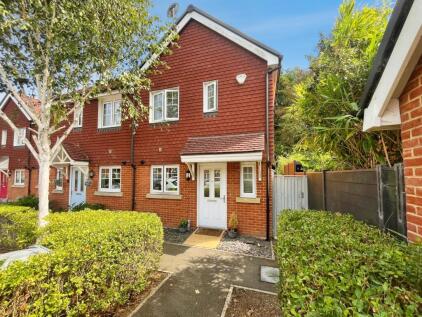 Wey Meadow Close, Farnham, Surrey, GU9