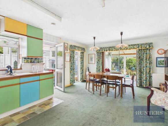 Kitchen / Dining Area
