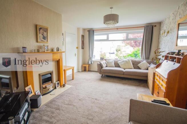 4 bed Semi-Detached for sale Image 6