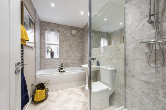 4 bed Detached for sale Image 9
