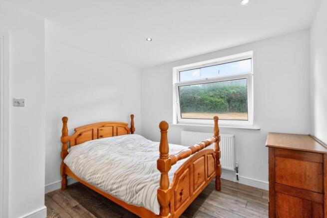 2 bed Flat for sale Image 8