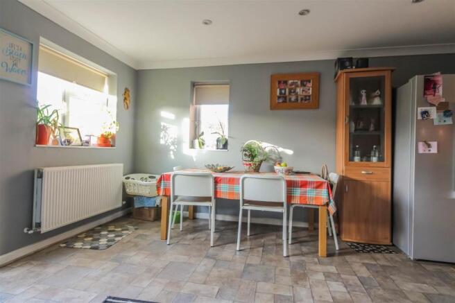 Dining Area.JPG