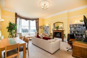 Flat 5, Strayside Mews, Leeds Road, Harrogate HG2 8AA
