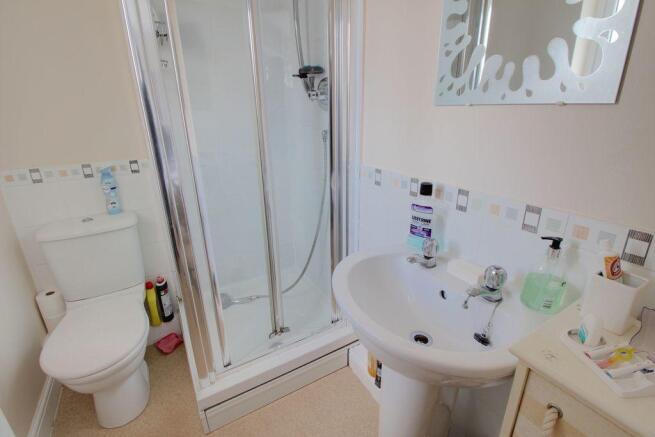 Ensuite to Bed 1