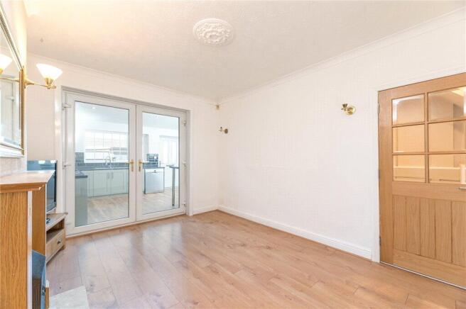4 bed Semi-Detached for sale Image 8