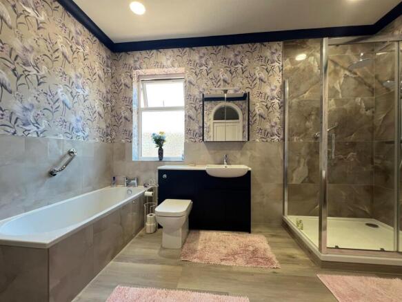 3 bed Detached Bungalow for sale Image 11