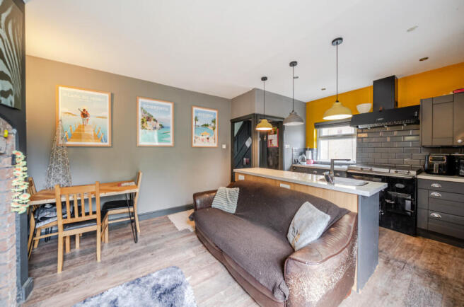 3 bed Semi-Detached for sale Image 5