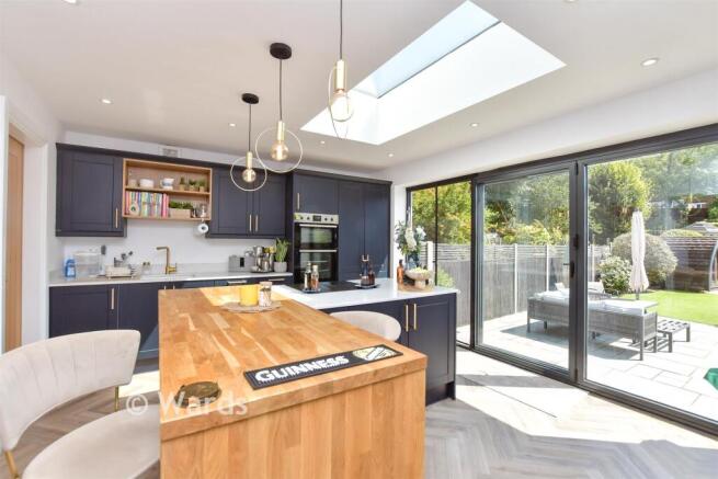 Kitchen/ Breakfast Area