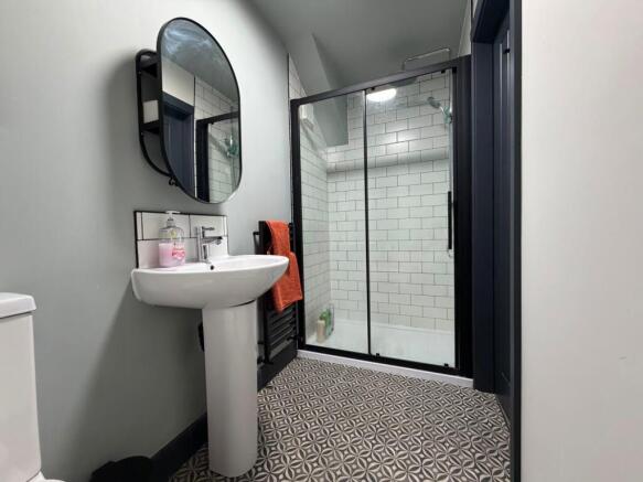 1 bed House Share to rent Image 10