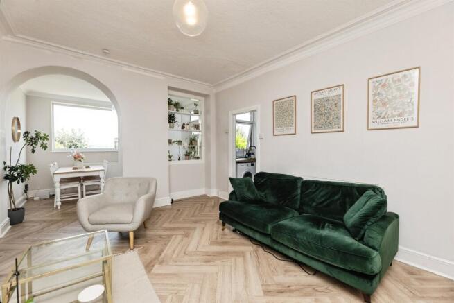 3 bed Terraced for sale Image 5