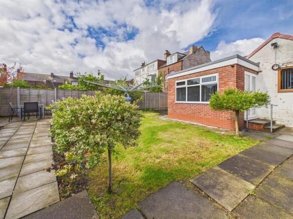 2 bed Detached Bungalow for sale Image 12