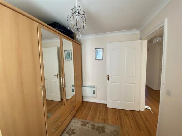 11 Cottage Green.jpg