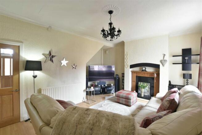 DINING/ SITTING ROOM