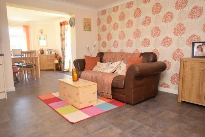 DINING ROOM/SUN LOUN