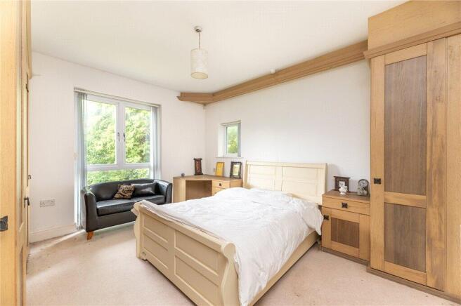 4 bed Detached for sale Image 10
