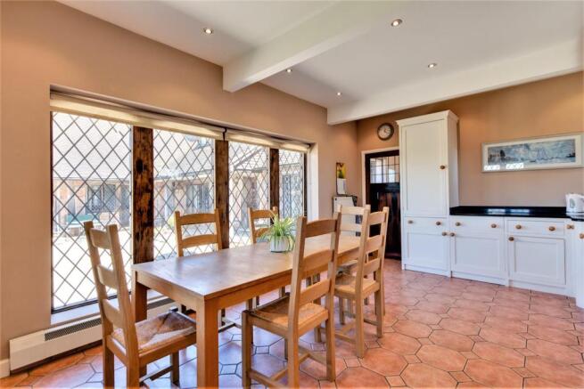KITCHEN BREAKFAST ROOM
