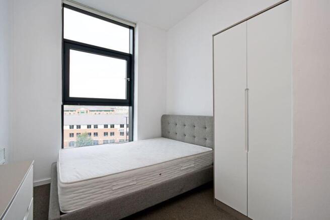 2 bed Apartment to rent Image 10