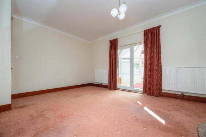 5 bed Detached for sale Image 12