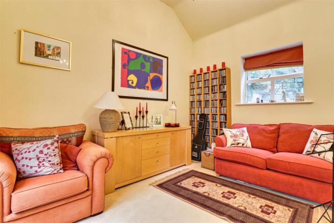 MUSIC ROOM/LOUNGE