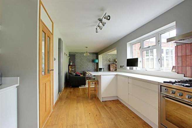 Kitchen 5.jpg