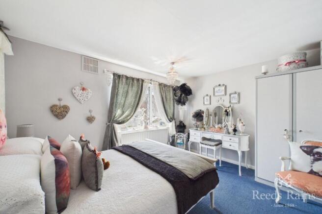3 bed Semi-Detached for sale Image 8