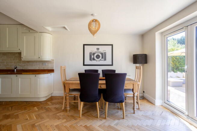 5 bed Detached for sale Image 10