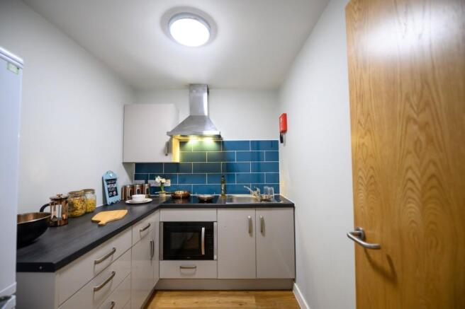 2 bed Apartment to rent Image 11