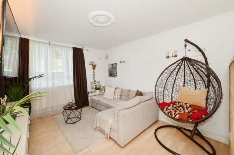 Nairn Street, London, E14
