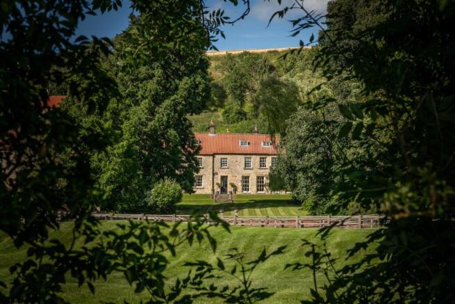 7 bed House for sale Image 9