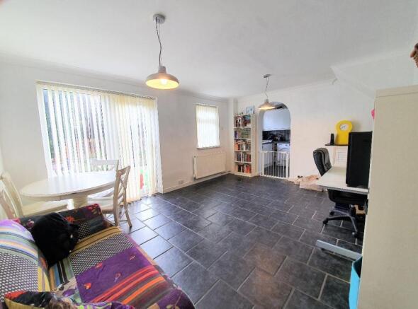 36 Lanercost Way - dining room.jpg