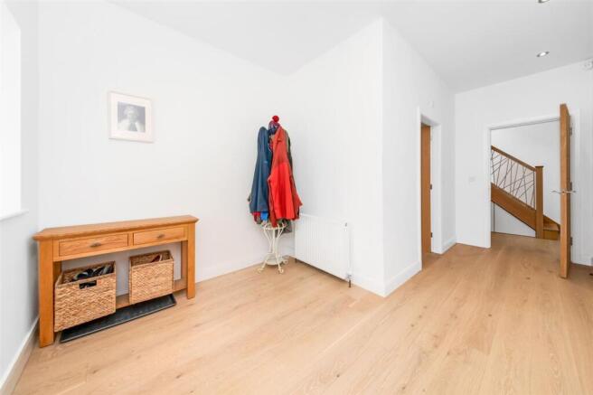 5 bed Detached for sale Image 12