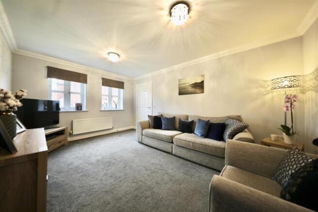 4 bed Detached for sale Image 7