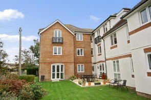 36, Danestream Court, Sea Road, Lymington SO41 0DA