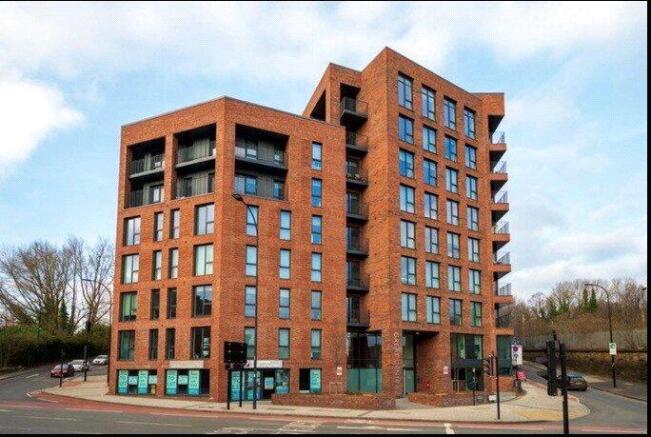 2 bed Apartment to rent Image 5