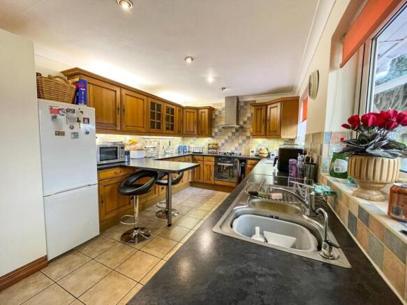 tlc_75ab07e1-8978-4da5-bcde-3171546fdf1e_aca5cc5.j