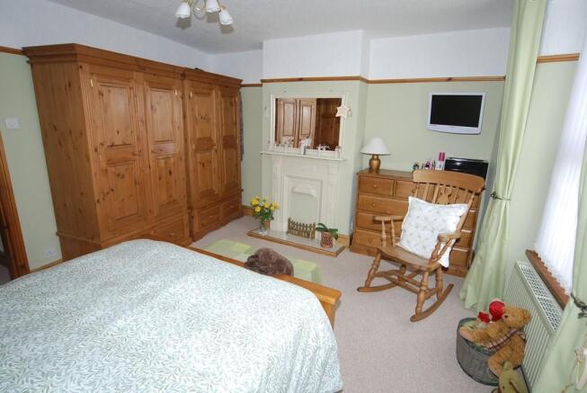 BEDROOM 1