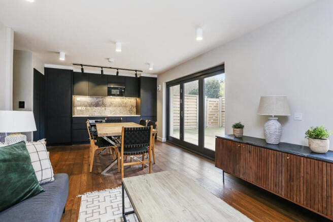 Flat 1, 266 Wimbledo