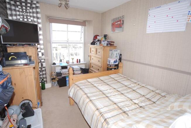 BEDROOM 2
