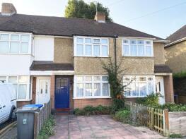 56, Warwick Avenue, Egham TW20 8LT