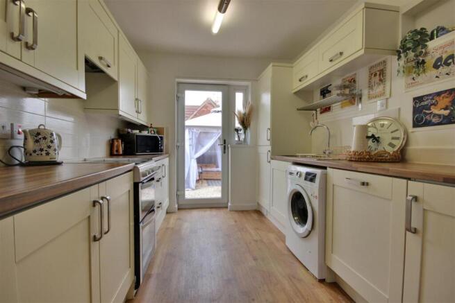 3 bed Terraced for sale Image 6