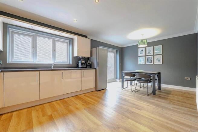 Kitchen/Dining Room
