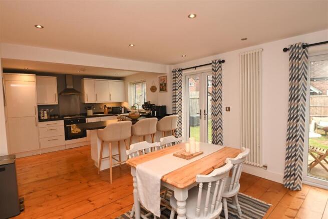 3-bed detached on Askew Grove, Repton, £384,500