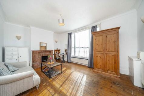 Hainault Road, Leytonstone