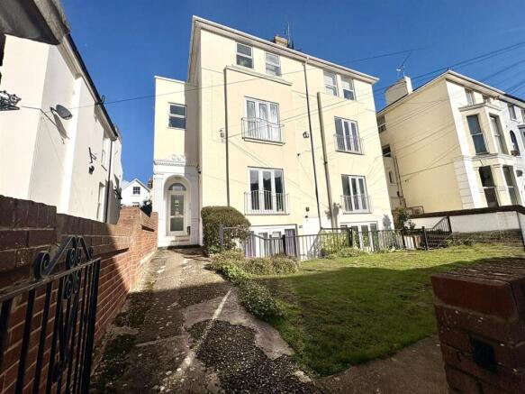 2 Bedroom Flat in PO5 2HA