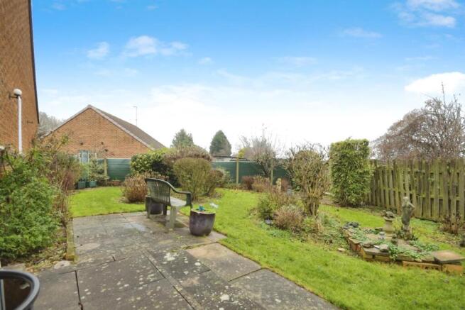 REAR GARDEN 01.jpg
