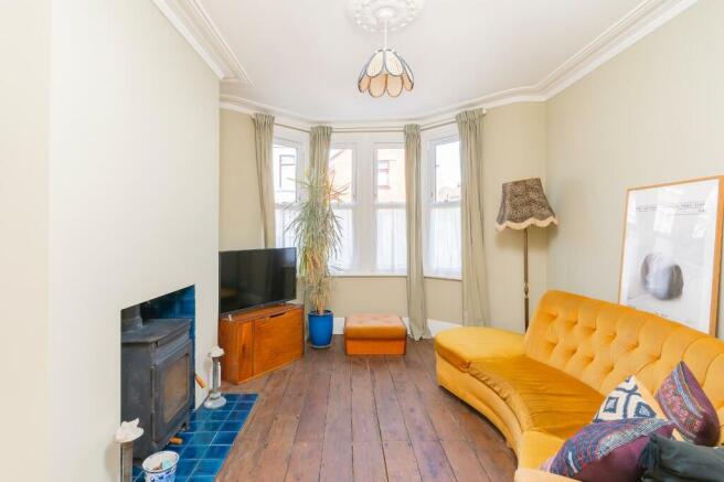 DAORYELSKOOC1 - Living Room B.jpg