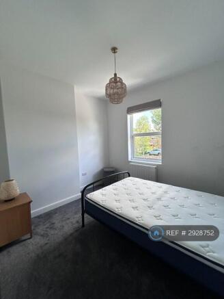 2 bed Terraced to rent Image 10