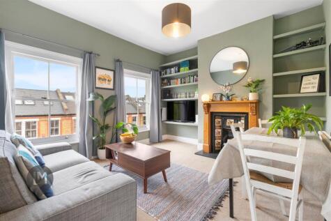 Balvernie Grove, London