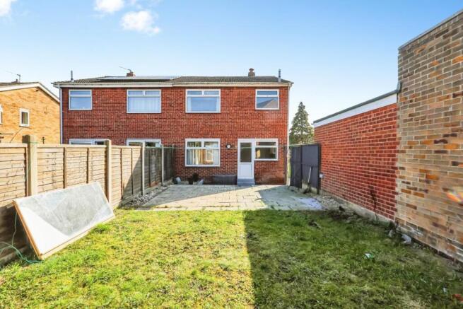 3 bed Semi-Detached for sale Image 12