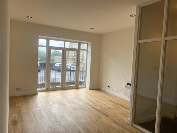 1 bed Apartment to rent Image 4